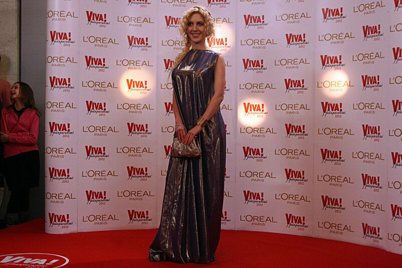 Звезды показали свои лучшие наряды на "ViVa-2012"