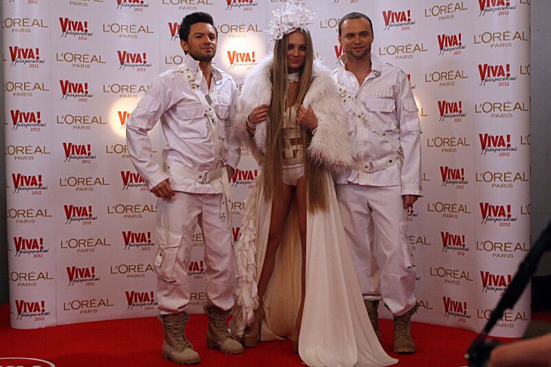 Звезды показали свои лучшие наряды на "ViVa-2012"
