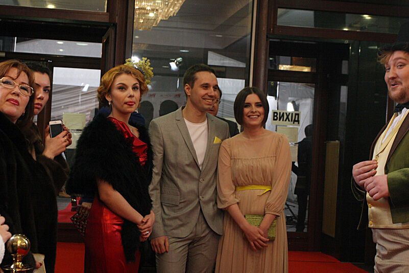 Звезды показали свои лучшие наряды на "ViVa-2012"