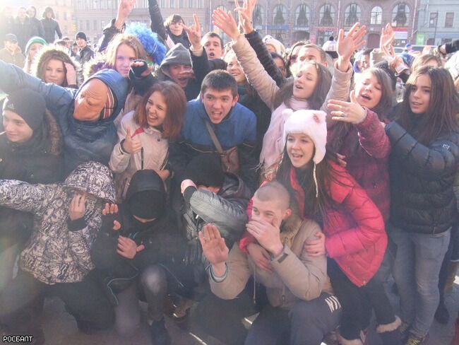 Полиция разогнала исполнителей "Harlem Shake" в Петербурге