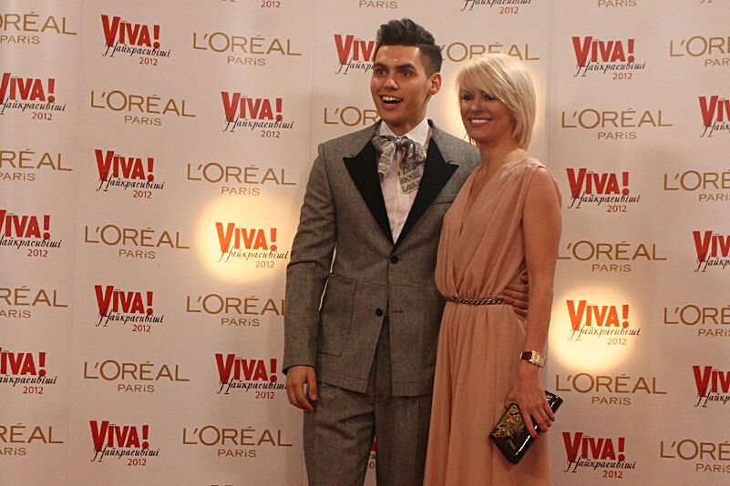 Звезды показали свои лучшие наряды на "ViVa-2012"