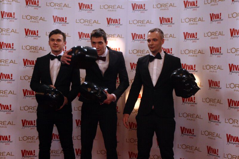 Звезды показали свои лучшие наряды на "ViVa-2012"