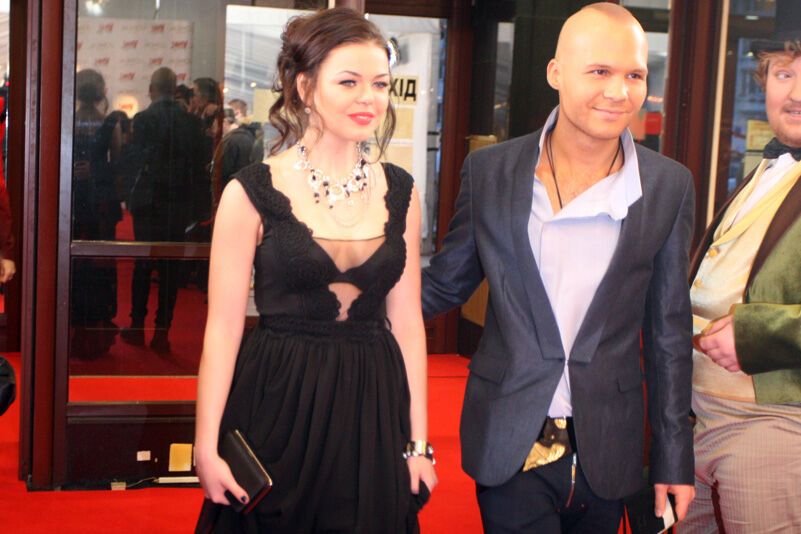 Звезды показали свои лучшие наряды на "ViVa-2012"