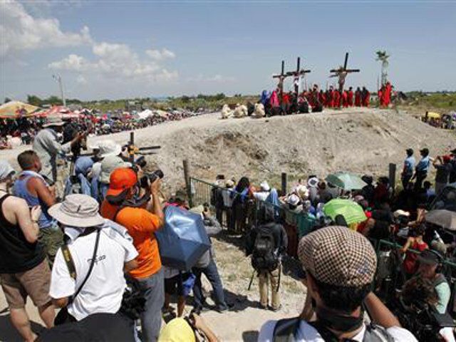 На Филиппинах распяли 20 католиков