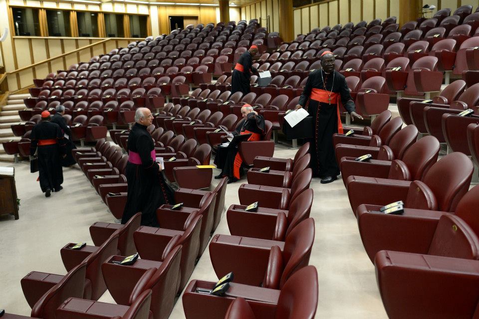 В Ватикане начались "пре-выборы" нового Папы. Видео