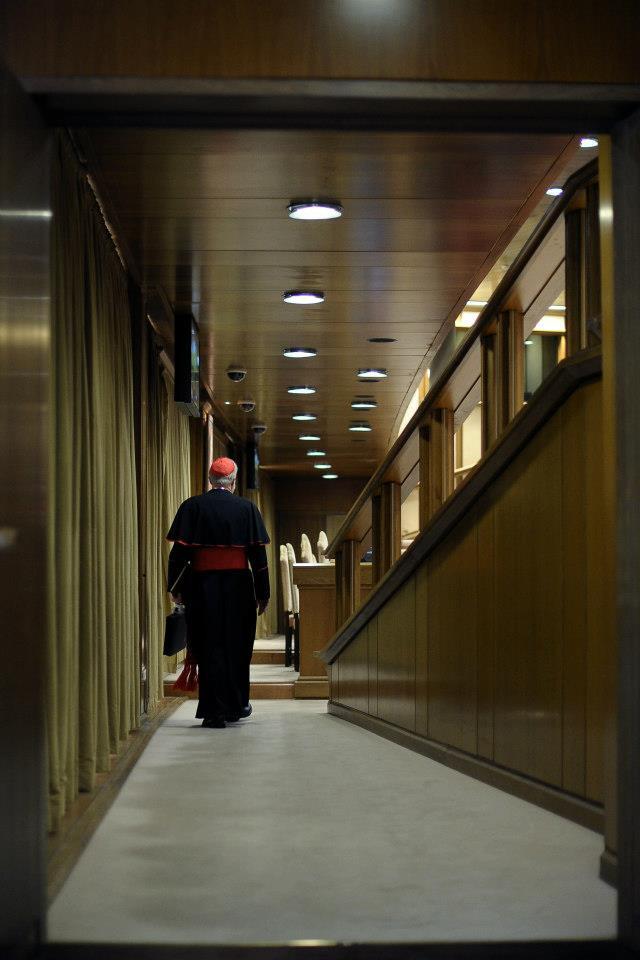 В Ватикане начались "пре-выборы" нового Папы. Видео