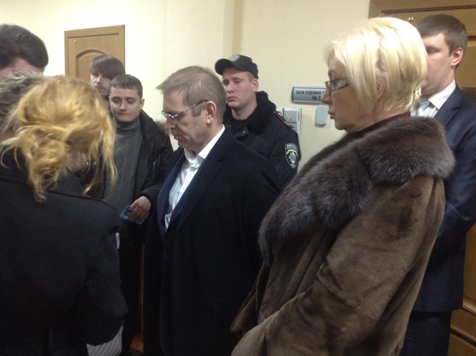 На заседание ВАСУ по Власенко пришли Яценюк, Кличко и Тягнибок