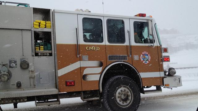 На скоростном шоссе в США столкнулись 30 авто. Видео