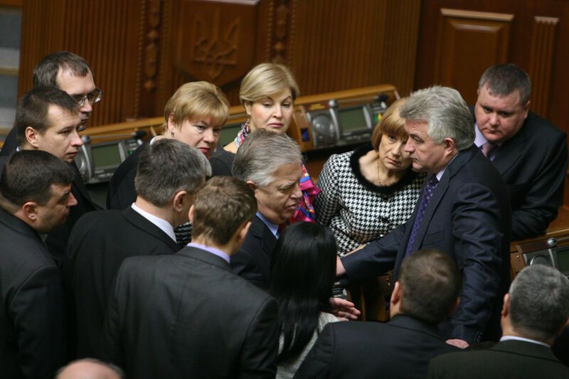 Парламентское большинство покинуло Раду