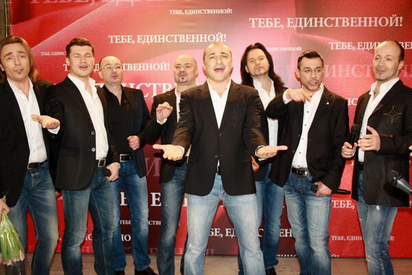 Звездные мужчины подарили грандиозный концерт "Тебе, единственной"