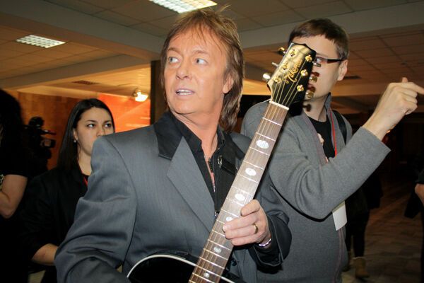 Звездные мужчины подарили грандиозный концерт "Тебе, единственной"