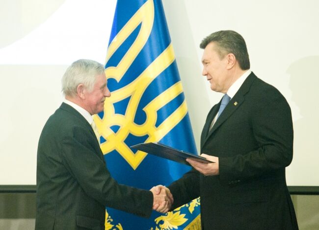 Янукович вручив Шевченківські премії за 2013