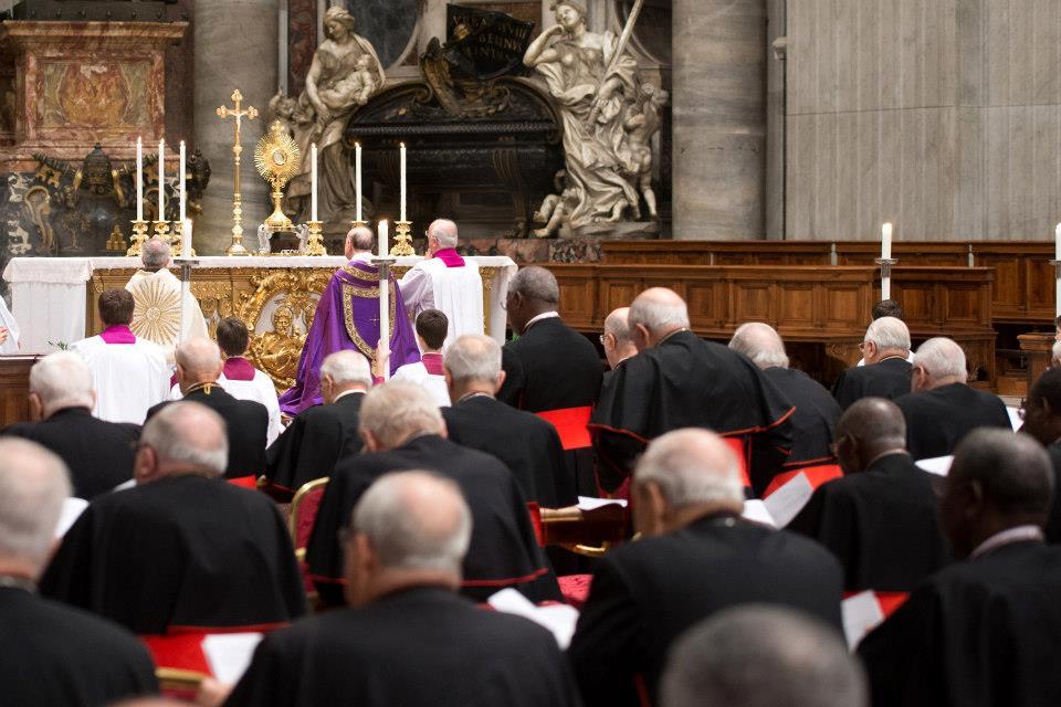 Ватикан затягивает решение по дате конклава. Видео