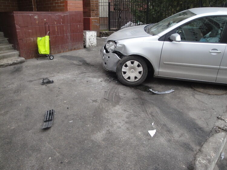 На Оболони пьяный водитель протаранил пять машин 