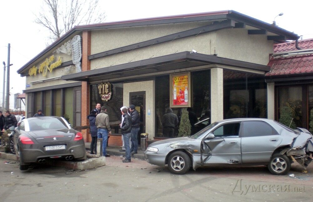 В Одессе подросток устроил ДТП: есть пострадавшие