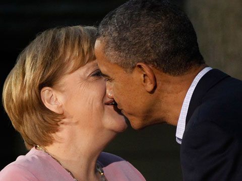 Меркель в молодости была нудисткой. Фото