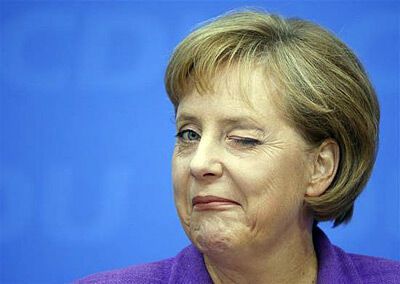 Меркель в молодості була нудисткою. Фото