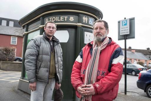 Ирландский суд решил помочь живущему в общественном туалете чеху