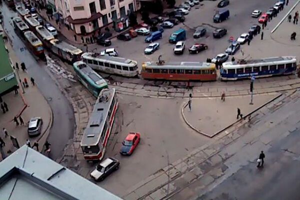 На вокзале в Харькове оппозиционеров встречали 50 милиционеров с собаками