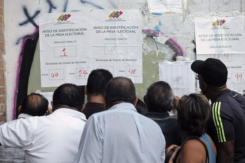 Вибори наступника Чавеса стартували у Венесуелі