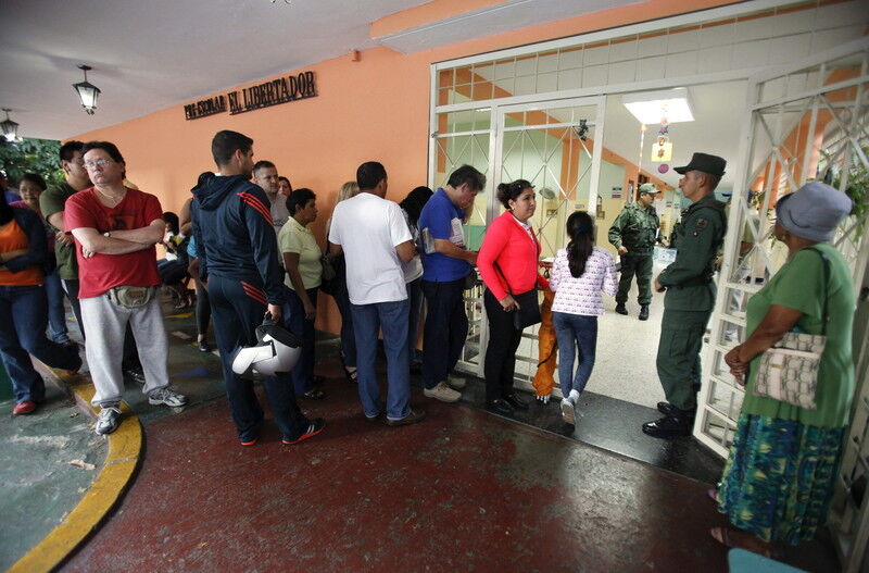 Выборы преемника Чавеса стартовали в Венесуэле