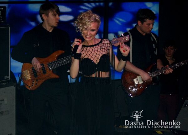 Исхудавшая Гагарина не смогла удержать зал. Фото