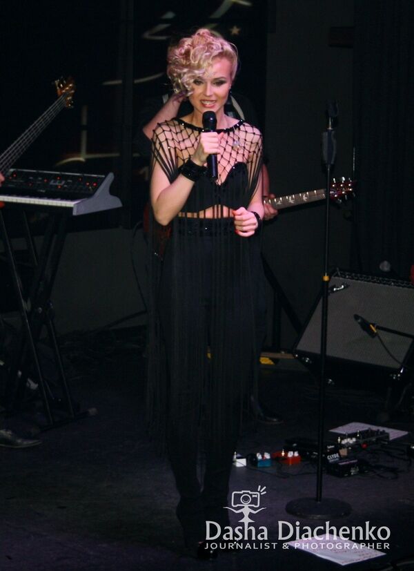 Исхудавшая Гагарина не смогла удержать зал. Фото