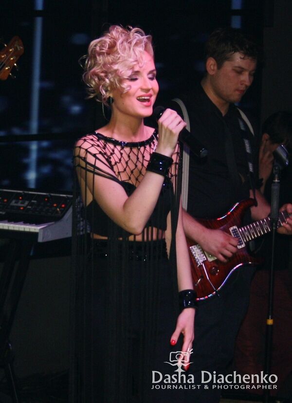 Исхудавшая Гагарина не смогла удержать зал. Фото