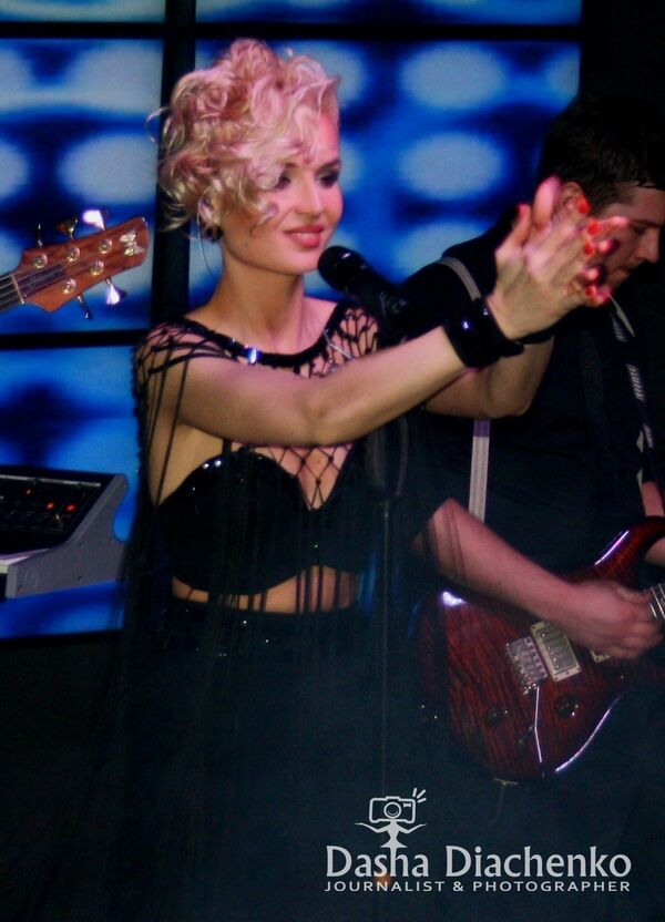 Исхудавшая Гагарина не смогла удержать зал. Фото