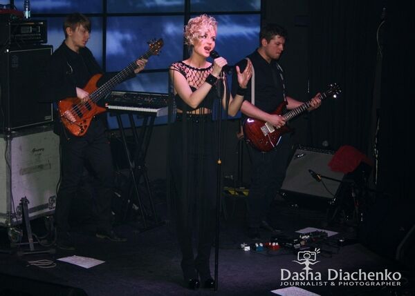 Исхудавшая Гагарина не смогла удержать зал. Фото