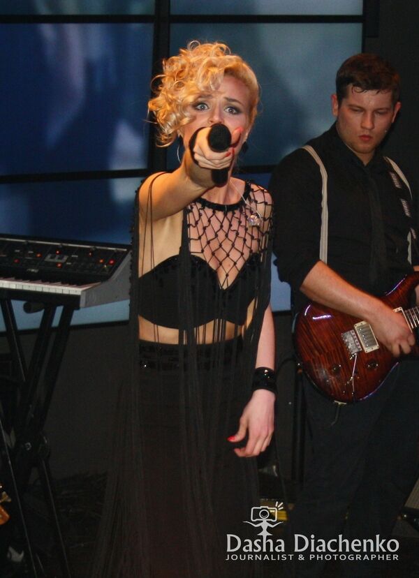 Исхудавшая Гагарина не смогла удержать зал. Фото