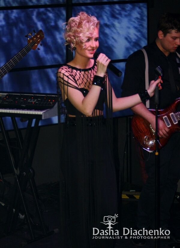 Исхудавшая Гагарина не смогла удержать зал. Фото