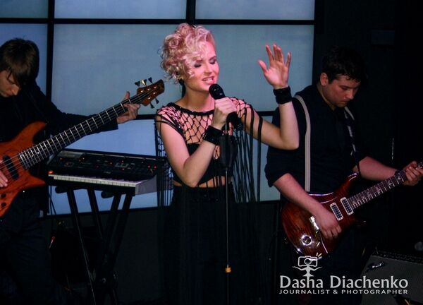 Исхудавшая Гагарина не смогла удержать зал. Фото