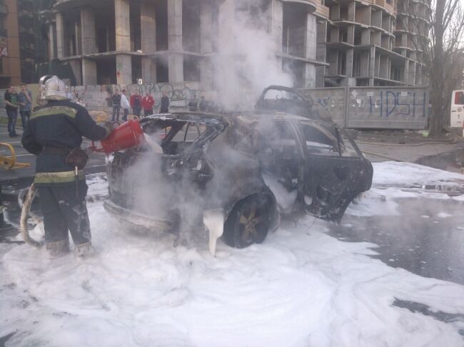 Возле дома Луценко сгорел Lexus