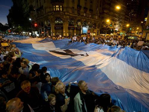 В Аргентине прошли масштабные антипрезидентские митинги