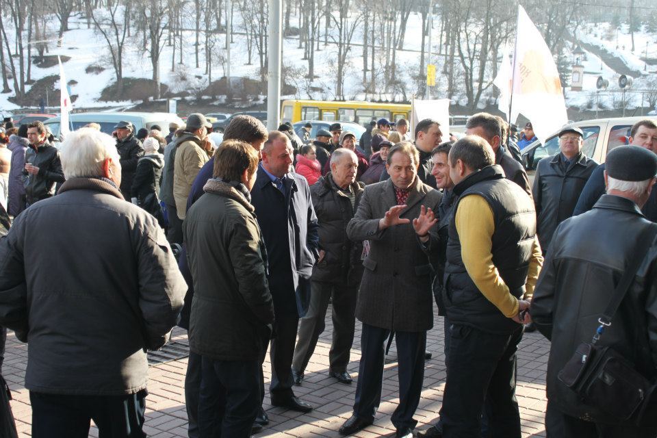 У Ради зібралося 5 тис. прихильників опозиції. Відео