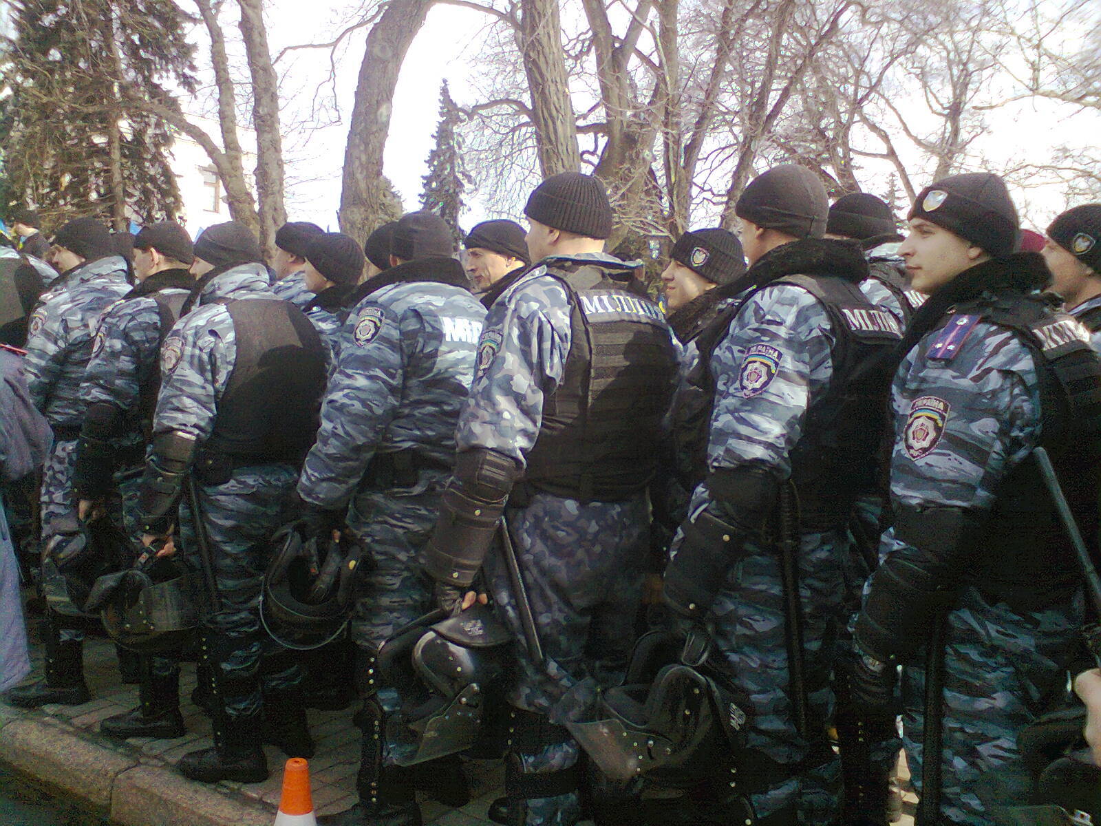 У Ради зібралося 5 тис. прихильників опозиції. Відео