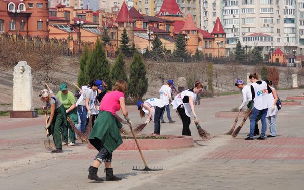 В Киеве на второй субботник пришли 106 тысяч человек