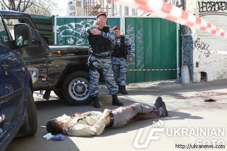 СМИ: в центре Киева застрелили человека