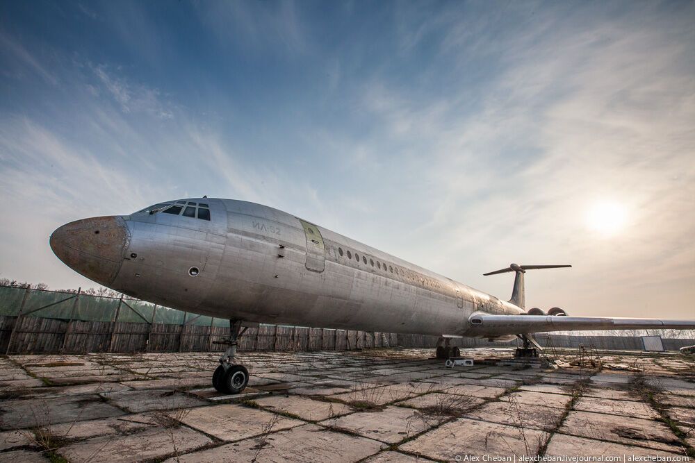 Самолет Брежнева в украинском огороде