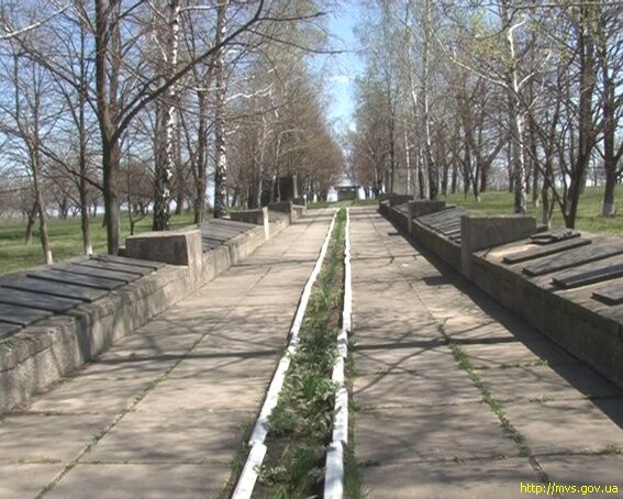 На Кіровоградщині затримано хуліганів, котрі поглумилися над могилою загиблим воїнам