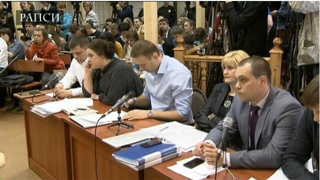 Московские журналисты оккупировали Киров, где судят Навального