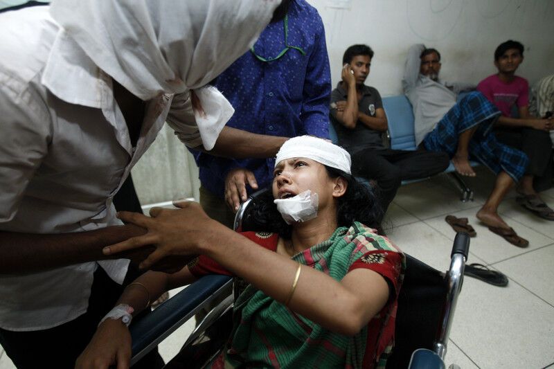 У Бангладеш під завалами будівлі вже 150 загиблих