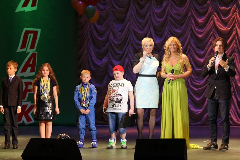 Звезды наградили украинских чудо-детей. Фото