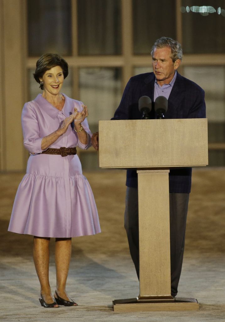 Буш-младший торжественно открыл свой Президентский центр