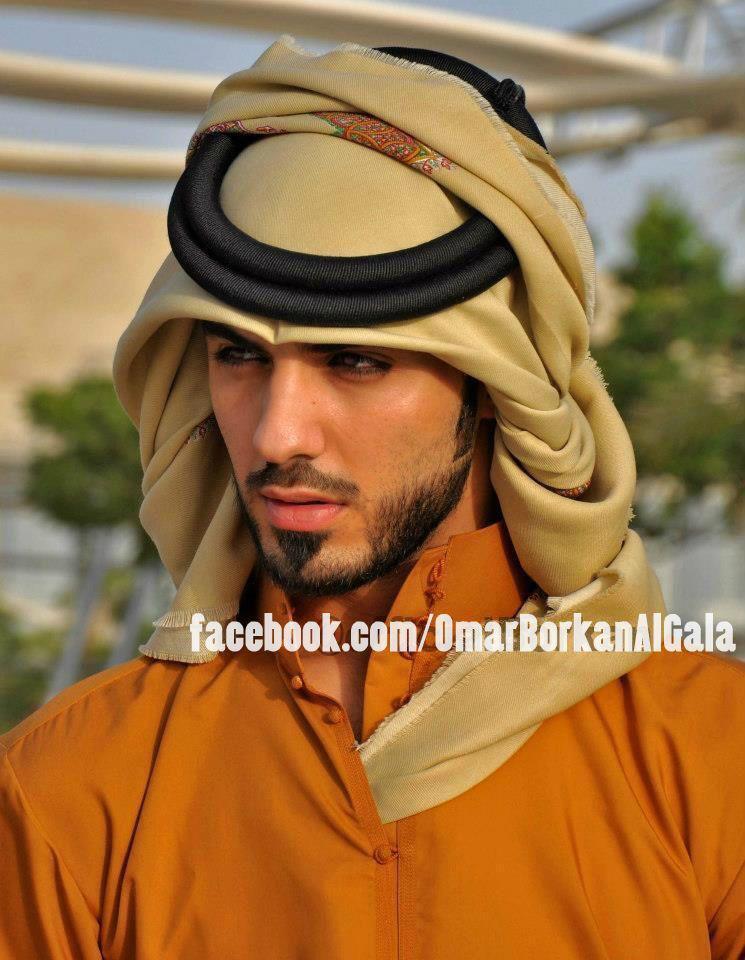 Найдены фото мужчины, высланного из Саудовской Аравии за красоту