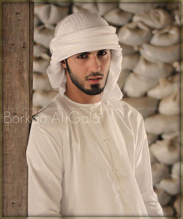 Найдены фото мужчины, высланного из Саудовской Аравии за красоту