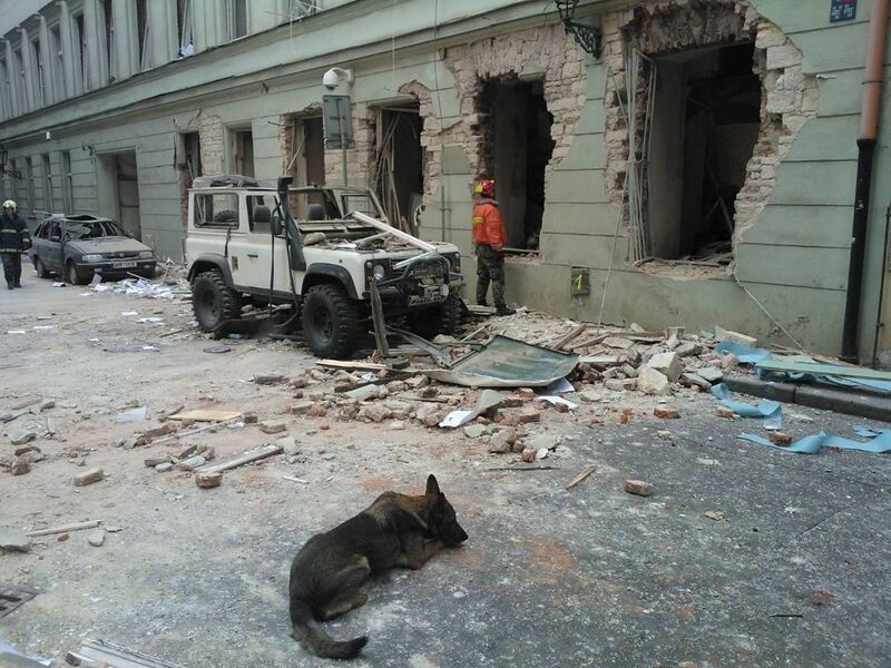 При взрыве в Праге пострадали 35 человек - спасатели