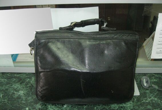 В Черкассах грабители угрожали взорвать банк сумкой с одеждой. Фото