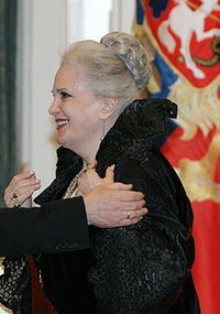 Янукович привітав російську актрису Бистрицьку